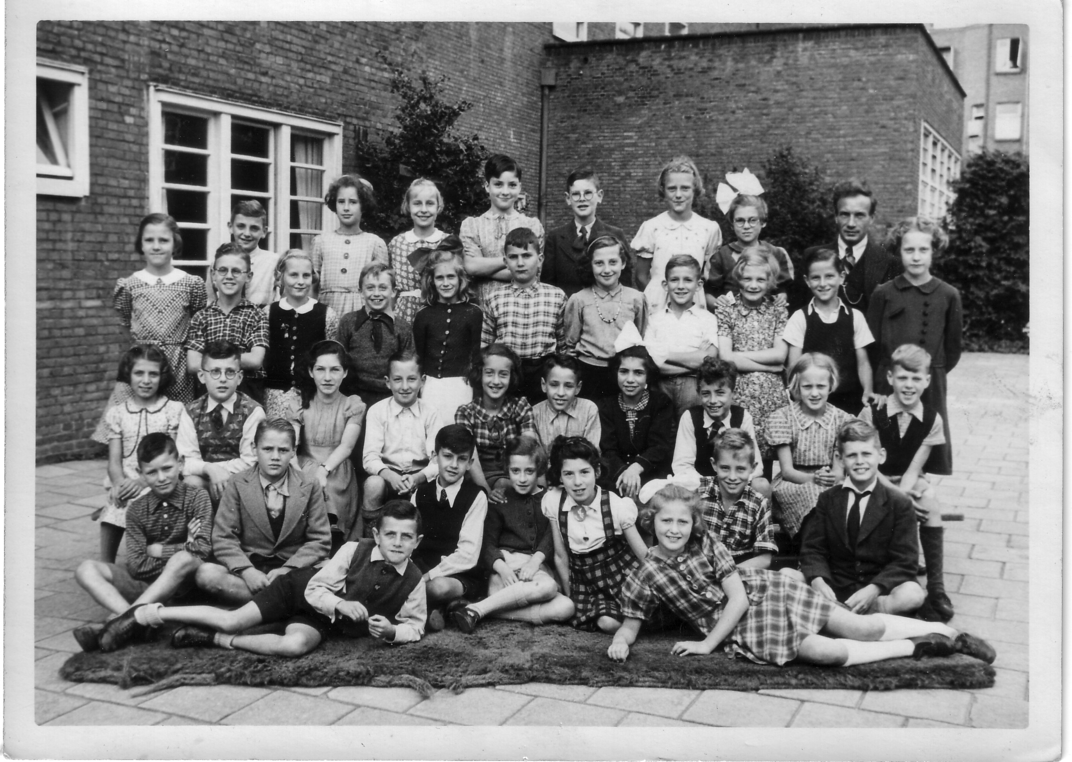 Class photo, around 1941.
